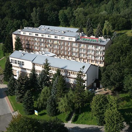 Hotel Kzzg W Polsce, Gornicze Sanatorium Zwiazkowe "Gornik" Iwonicz-Zdrój Exterior foto