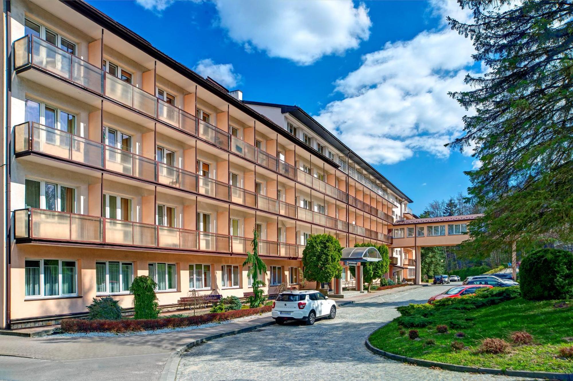 Hotel Kzzg W Polsce, Gornicze Sanatorium Zwiazkowe "Gornik" Iwonicz-Zdrój Exterior foto