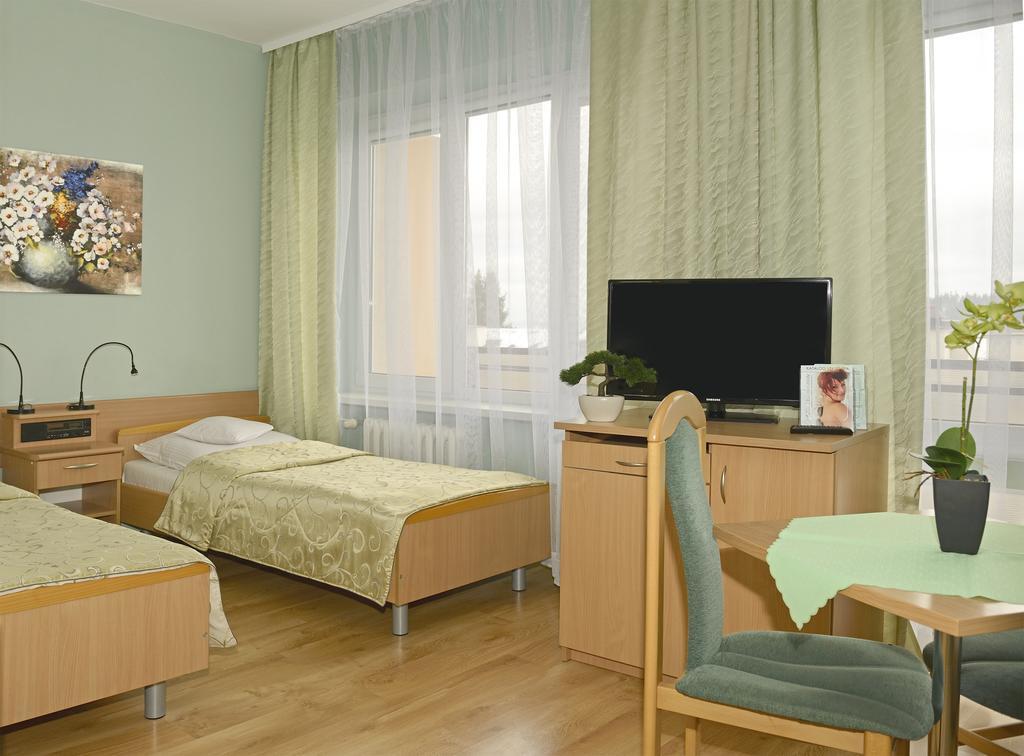 Hotel Kzzg W Polsce, Gornicze Sanatorium Zwiazkowe "Gornik" Iwonicz-Zdrój Habitación foto