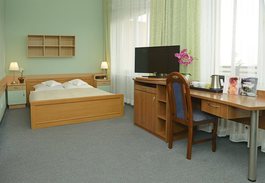 Hotel Kzzg W Polsce, Gornicze Sanatorium Zwiazkowe "Gornik" Iwonicz-Zdrój Habitación foto